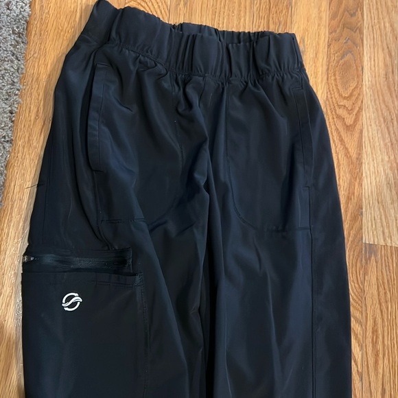 Scrubs - Picture 1 of 4